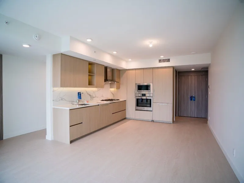 1302 13778 100 AVENUE - photo 3 of 8