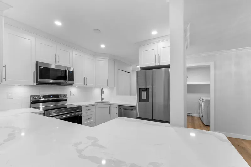 102 9152 SATURNA DRIVE - photo 2 of 25