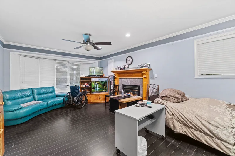 1405 EDINBURGH STREET - photo 3 of 25