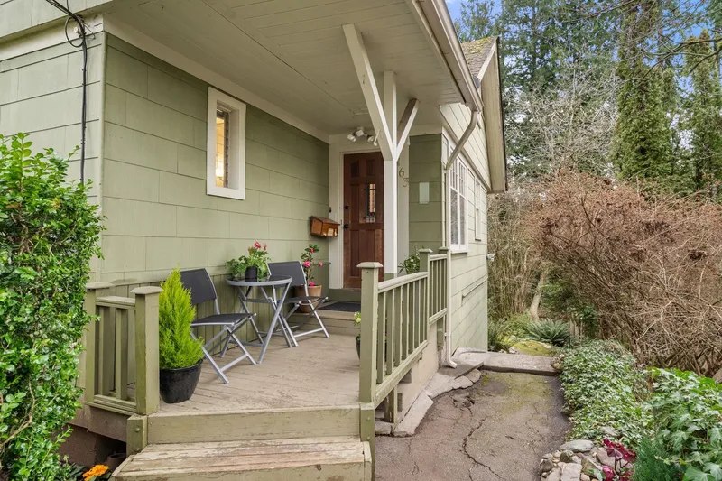 163 E KINGS ROAD - photo 3 of 25