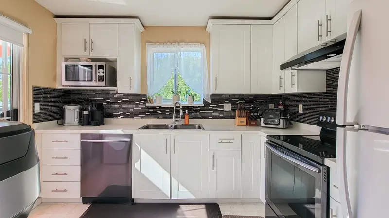 304 2678 DIXON STREET - photo 1 of 25