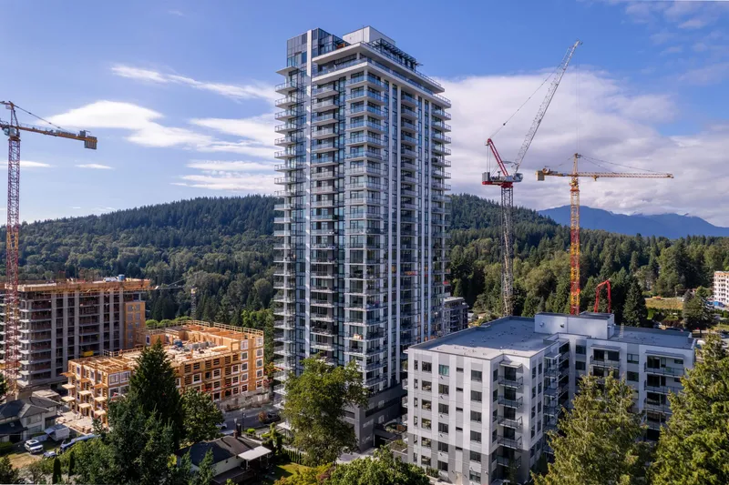 2203 626 CLAREMONT STREET - photo 2 of 25