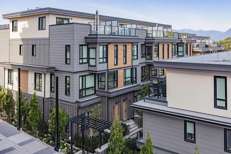 3956 DUMFRIES STREET - photo 3 of 25