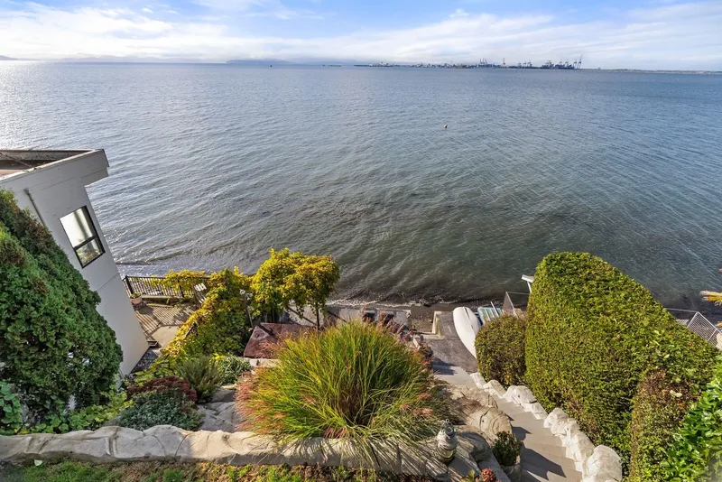 188 TSAWWASSEN BEACH ROAD - photo 4 of 25