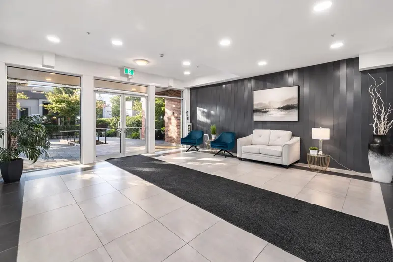 306 22577 ROYAL CRESCENT - photo 4 of 25