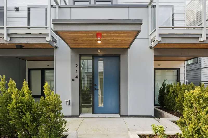 214 921 GRANT STREET - photo 2 of 16