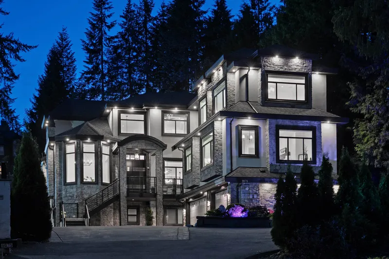 9075 164 STREET - photo 2 of 25