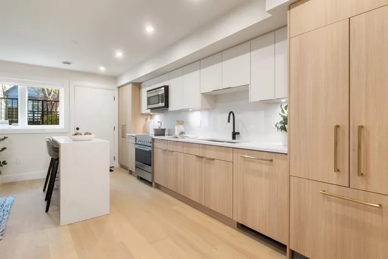 1 1937 TEMPLETON DRIVE - photo 3 of 20