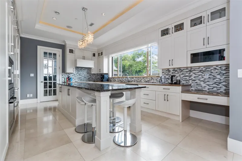 5578 ELIZABETH STREET - photo 4 of 25