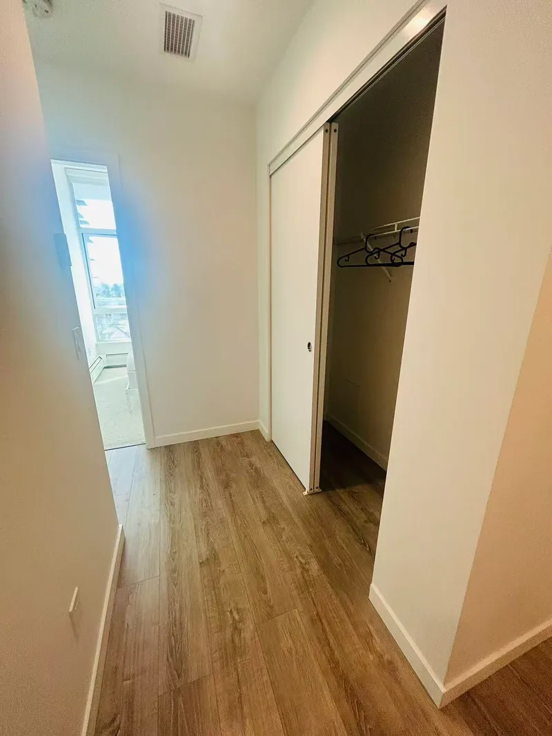 1301 13350 CENTRAL AVENUE - photo 4 of 19