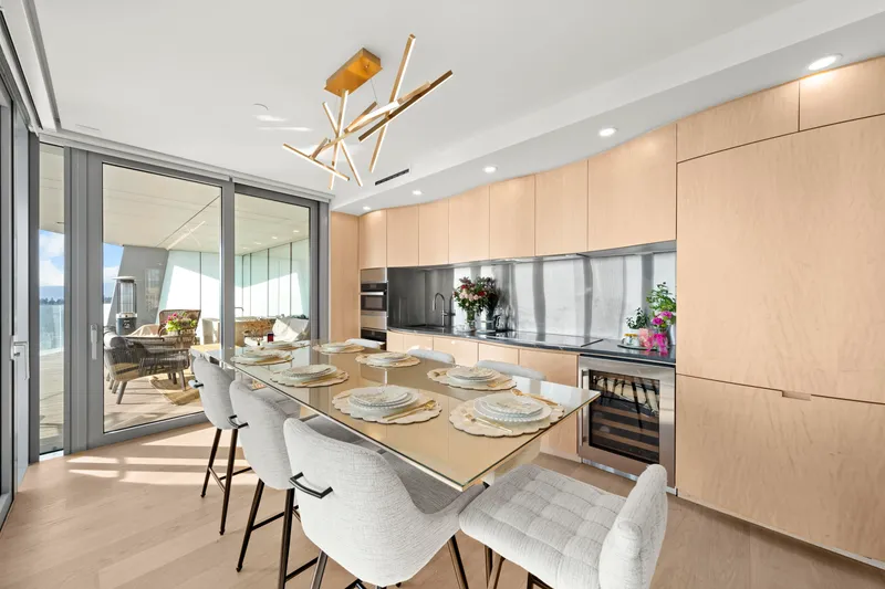 3004 1568 ALBERNI STREET - photo 2 of 25