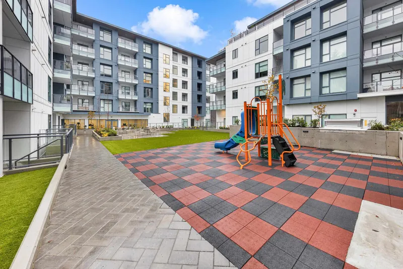 607 10828 139A STREET - photo 3 of 25