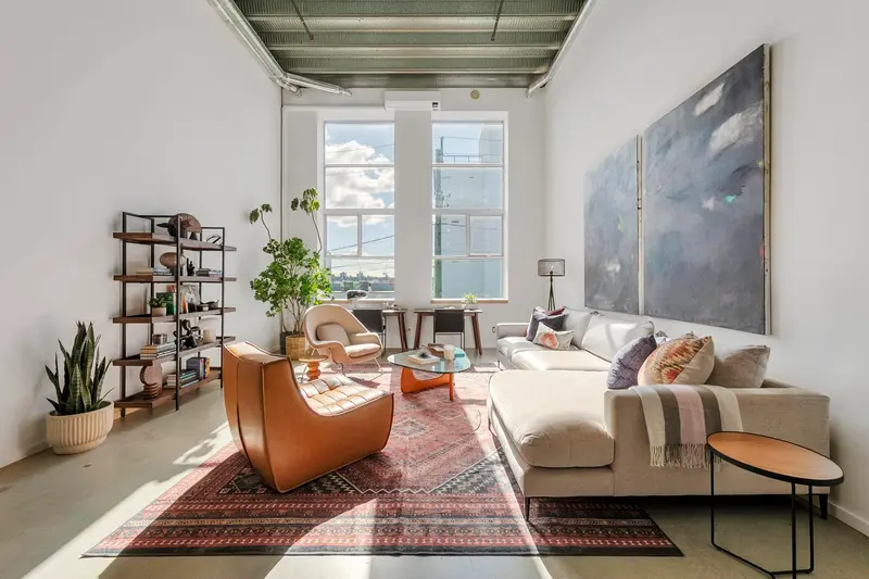 215 1220 E PENDER STREET - photo 1 of 25