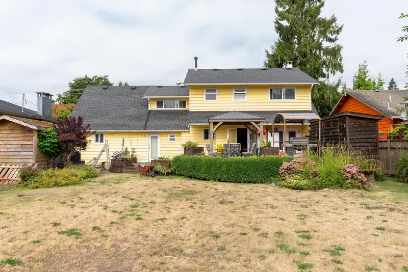 1404 53A STREET - photo 3 of 8