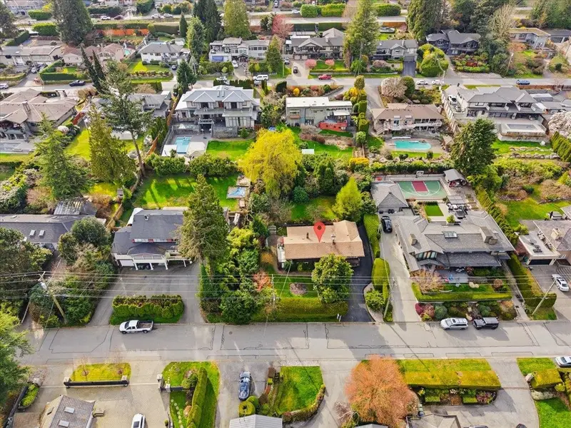 809 ROSLYN BOULEVARD - photo 2 of 25