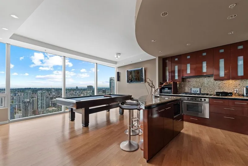 4303 938 NELSON STREET - photo 1 of 25