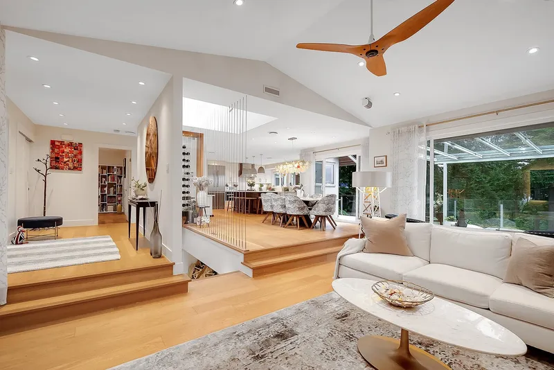 3706 SOUTHRIDGE PLACE - photo 2 of 25