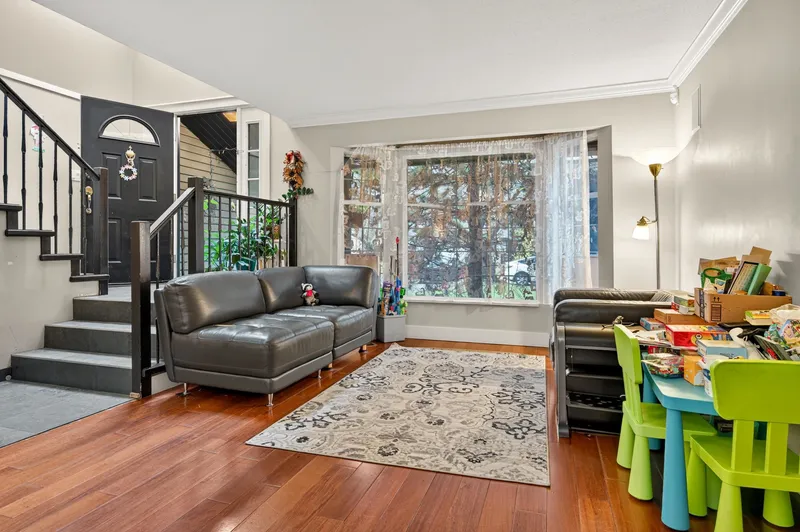 2382 150B STREET - photo 4 of 25