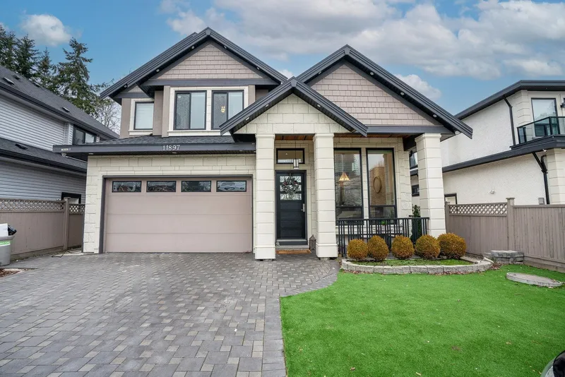 11897 82 AVENUE - photo 2 of 25