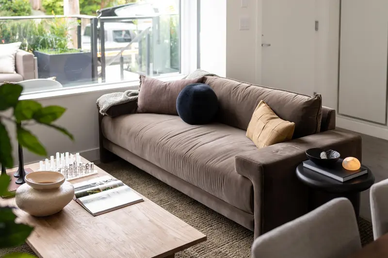 6487 CASSIE AVENUE - photo 3 of 18