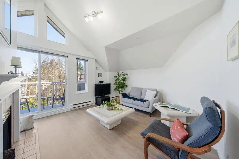 PH2 2736 VICTORIA DRIVE - photo 2 of 24