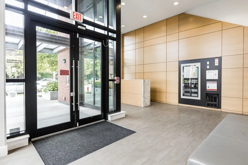 302 2321 SCOTIA STREET - photo 3 of 25