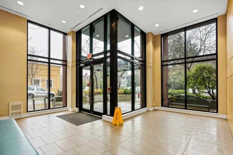 302 2321 SCOTIA STREET - photo 4 of 25