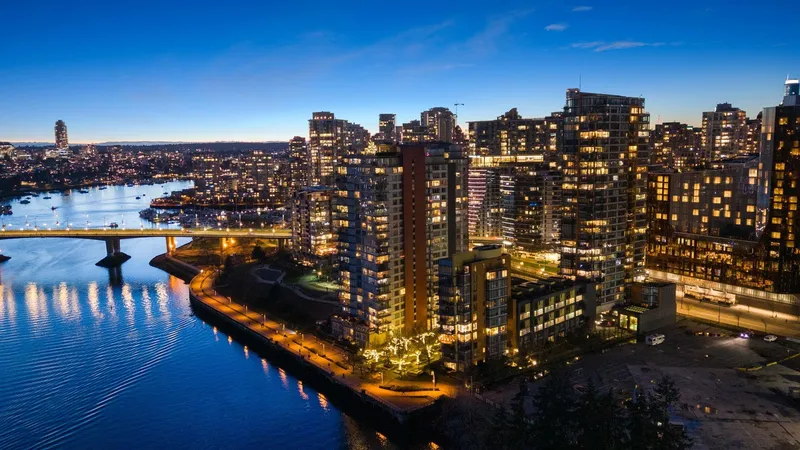 903 8 SMITHE MEWS - photo 1 of 25