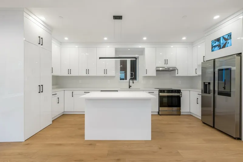 2 3096 VANNESS AVENUE - photo 3 of 17