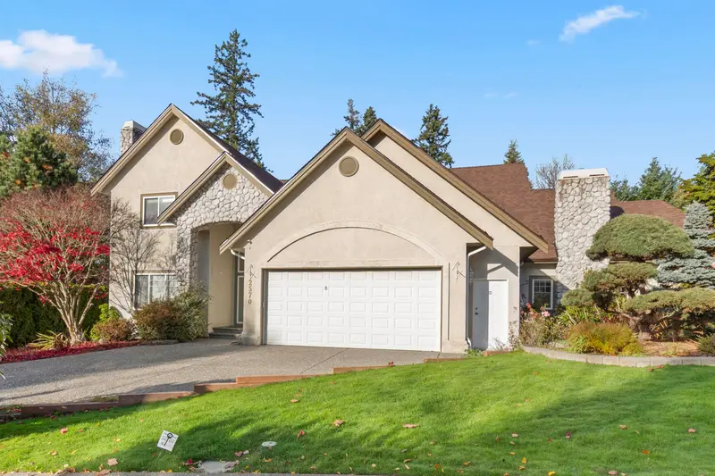 2570 138 STREET - photo 2 of 25