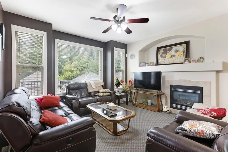 14629 60 AVENUE - photo 4 of 25