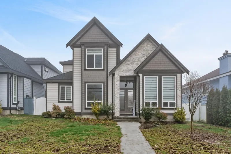 10850 156 STREET - photo 1 of 25