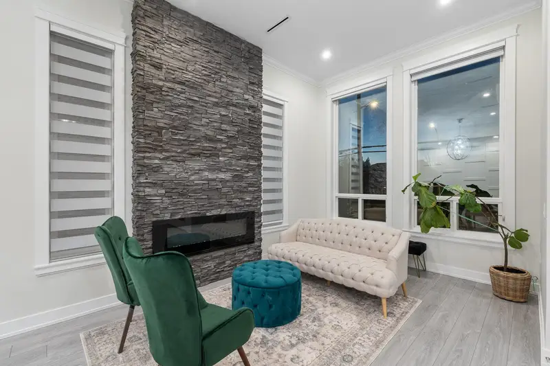 10850 156 STREET - photo 4 of 25