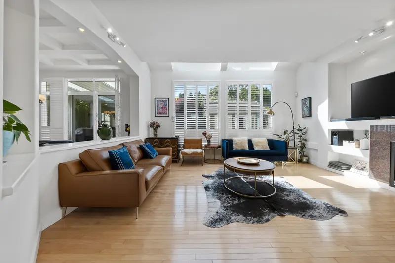 3311 155B STREET - photo 4 of 23