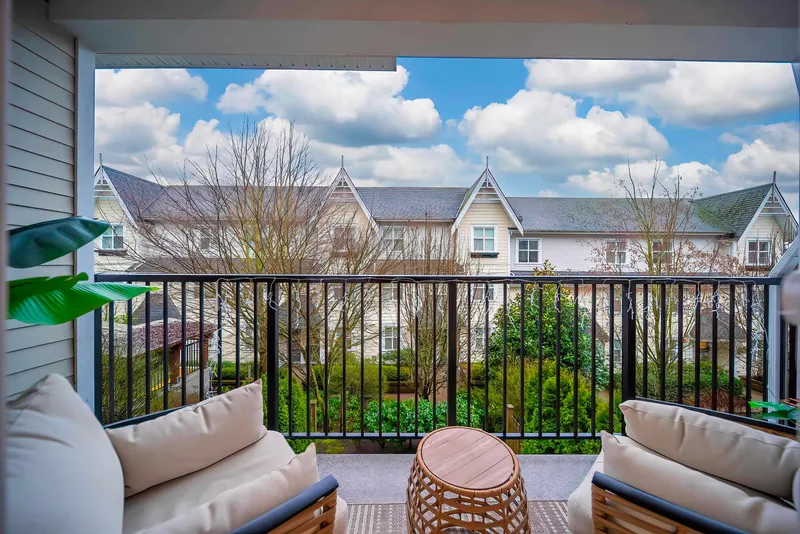 206 7250 18TH AVENUE - photo 3 of 23