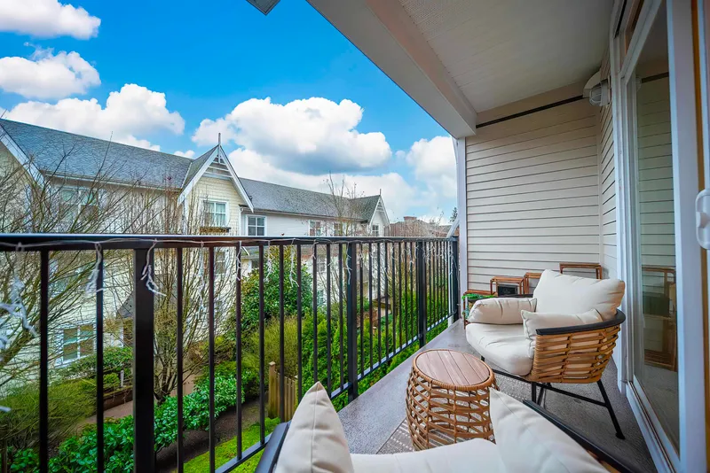 206 7250 18TH AVENUE - photo 4 of 23