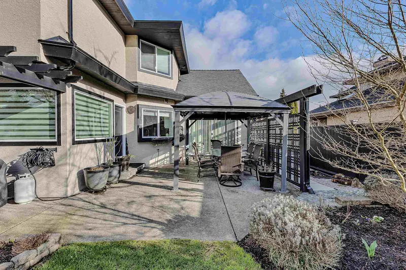 15850 107A AVENUE - photo 4 of 25