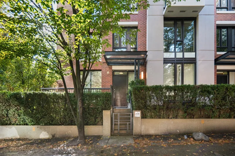 308 SMITHE STREET - photo 2 of 25