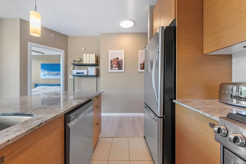 704 110 BREW STREET - photo 4 of 25