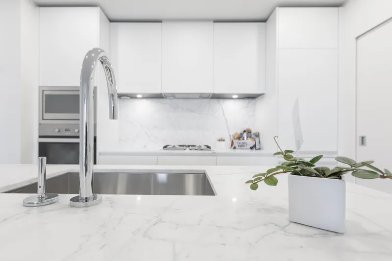 4201 1480 HOWE STREET - photo 2 of 16