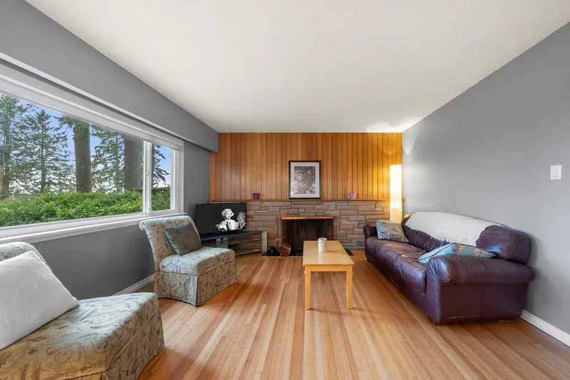 479 E 29TH STREET - photo 3 of 25