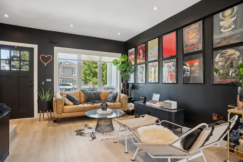 5018 NANAIMO STREET - photo 2 of 25