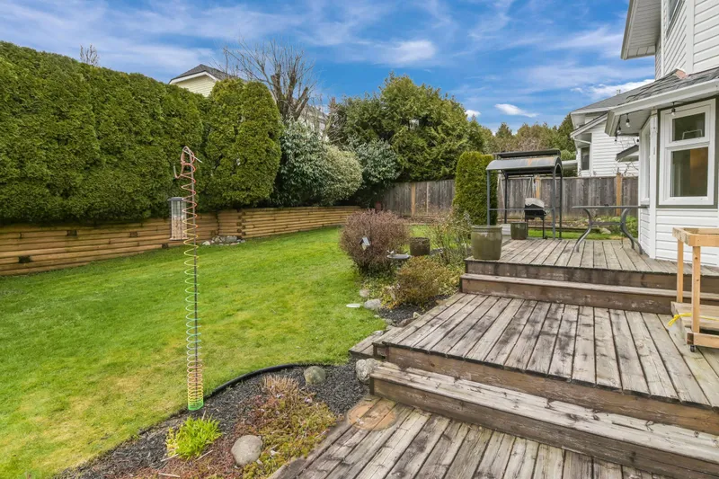 6175 191 STREET - photo 4 of 25