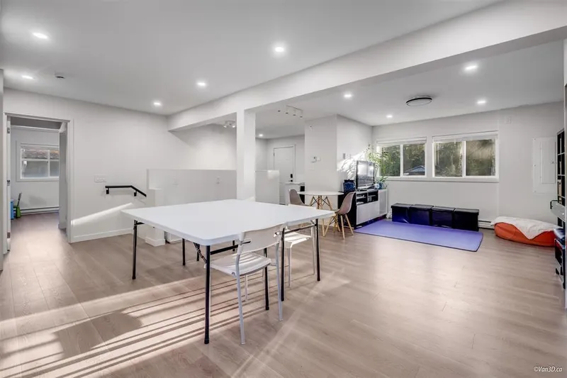 7843 WEDGEWOOD STREET - photo 1 of 24