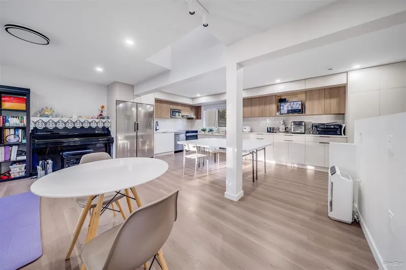 7843 WEDGEWOOD STREET - photo 4 of 24