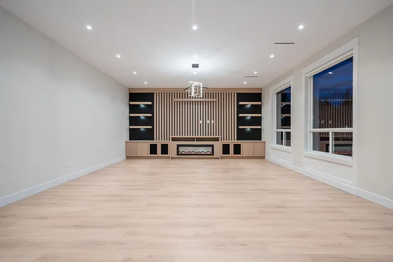 10671 127A STREET - photo 4 of 25