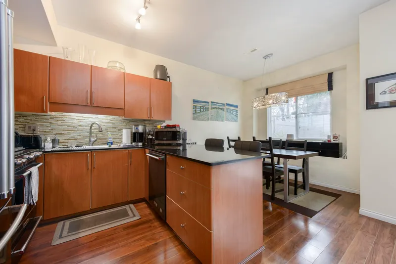 9 4811 BLAIR DRIVE - photo 4 of 25