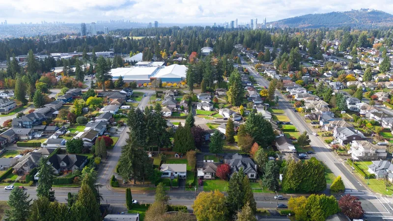 654 LINTON STREET - photo 4 of 25