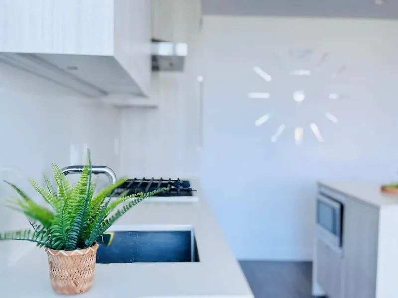 3006 2311 BETA AVENUE - photo 4 of 11