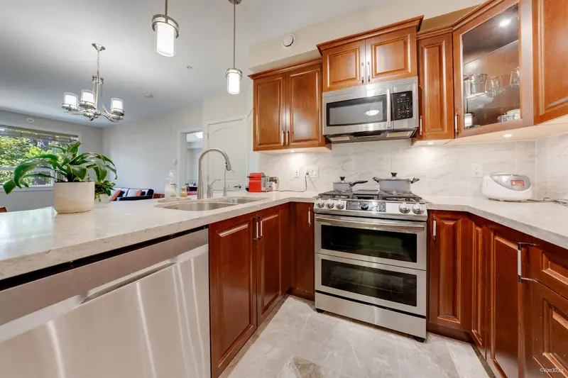 407 3535 146A STREET - photo 2 of 25